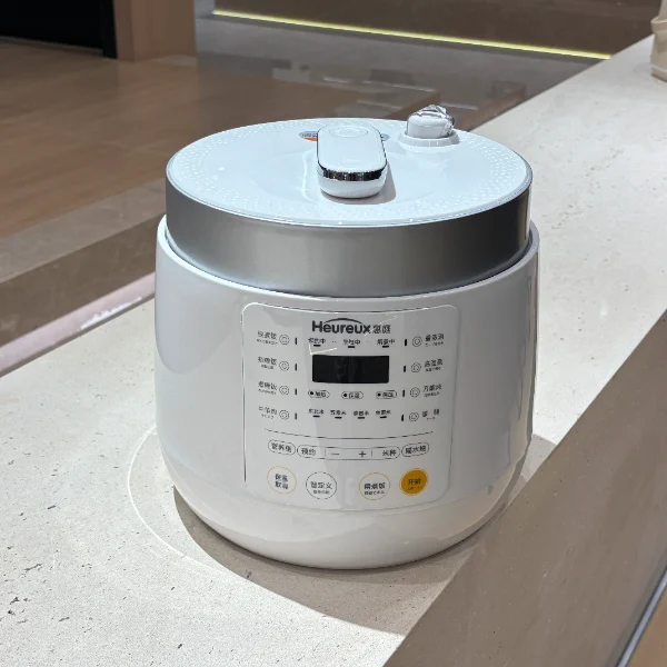 IAIE One-Touch Release – Cream